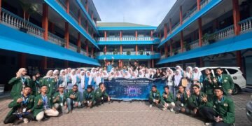 Kelompok MKWK 4 "Industri, Inovasi, dan Infrastruktur" USU saat bersama siswa-siswi SMAS DHARMAWANGSA MEDAN, Jumat(14/11/2025)