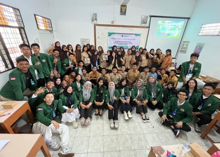 Mahasiswa USU Laksanakan Sosialisasi "Membangun Generasi Cerdas Bersosial Media" di SMP Kemala Bhayangkari 1 Medan 46 IMG 20251202 WA0020