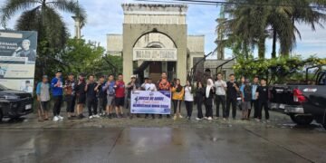 BRI Barru bersama warga Desa Lipukasi kompak gotong royong membersihkan Masjid At-Thariq. Mulai dari halaman, area wudhu, hingga fasilitas masjid dirapikan demi kenyamanan jamaah.