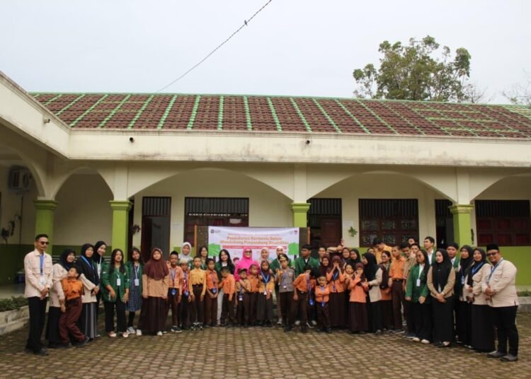 Mahasiswa USU Edukasi Siswa SLB Al-Azhar tentang Profesi lewat Zona Edukasi Profesi 46 SLB Al-Azhar