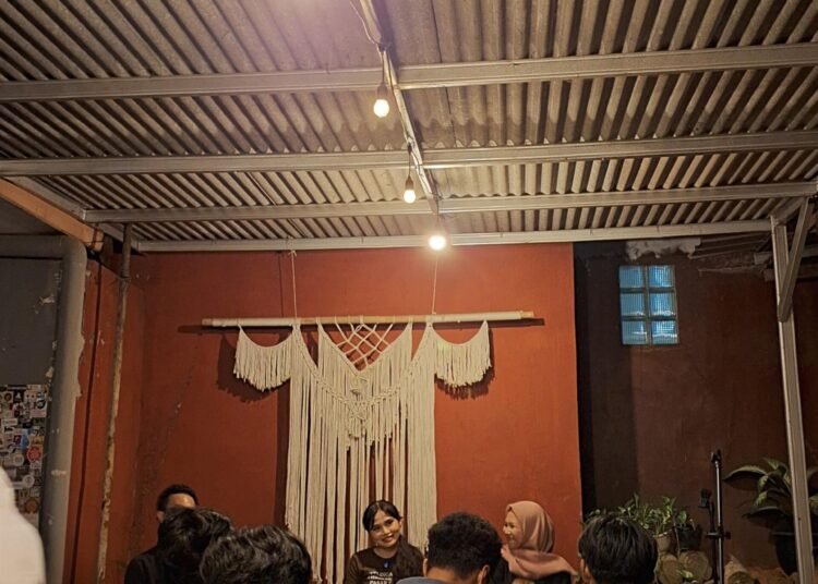 Sastra Menghangatkan Malam Cirebon: Bedah Buku dan Malam Puisi #3 Digelar 46 puisi