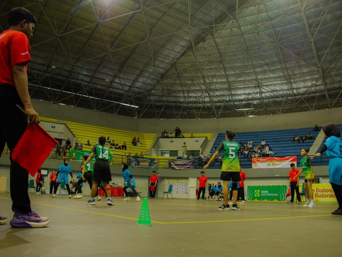 GOR Among Raga Riuh Saat Dodolanan 2025 Dibuka, Warga DIY Rayakan Meriahnya Tradisi 48 Permainan Gobak Sodor yang diikuti beberapa Kelurahan di Yogyakarta turut memeriahkan acara Dodolanan 2025 ( Doc. Disbud DIY)