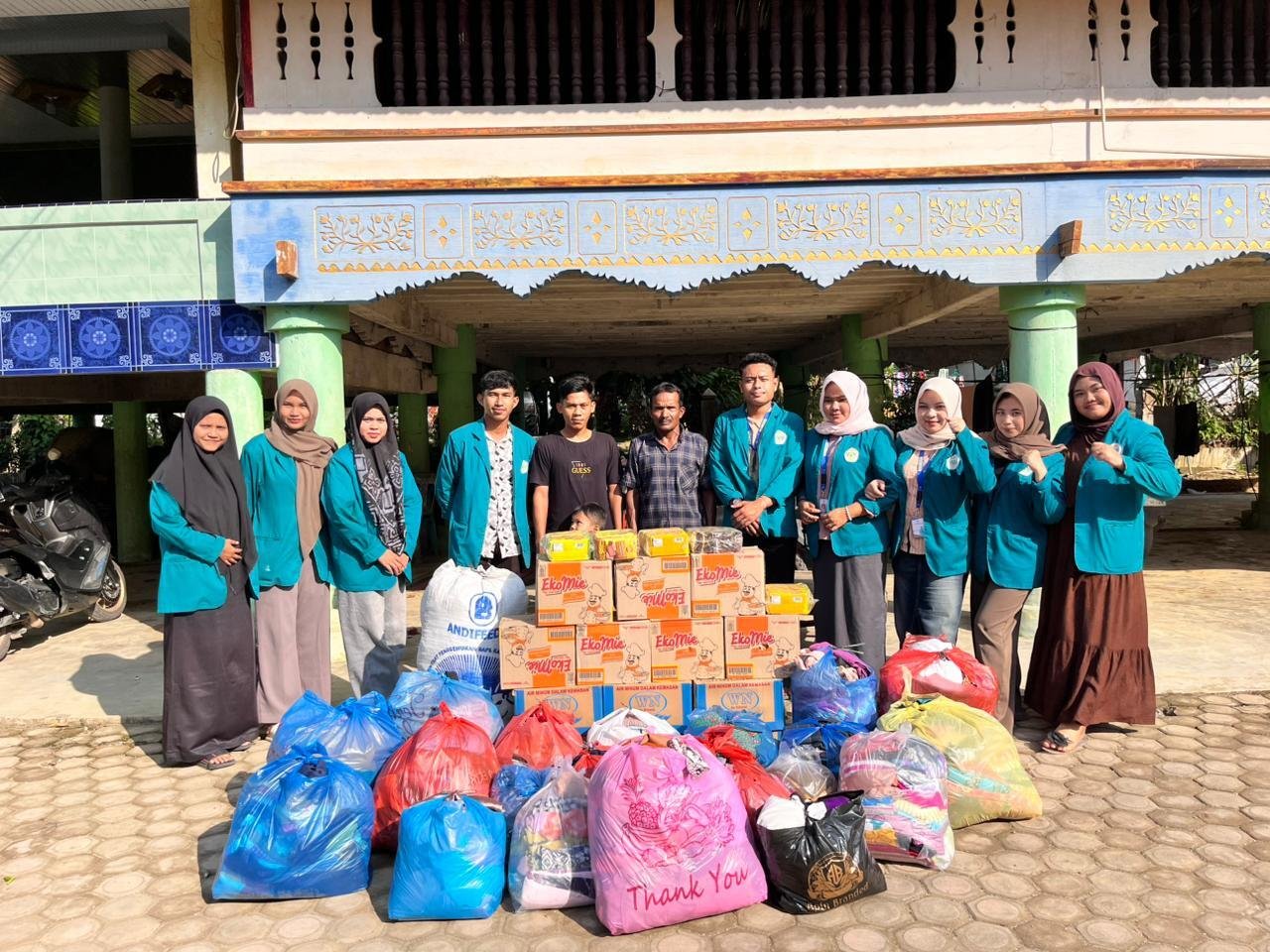 Dari Gampong Buket untuk Langkahan: Mahasiswa KPM UIN Sultanah Nahrasiyah Kelompok 4 Gerakkan Donasi Peduli Banjir 47 Dok. Sekretaris Desa