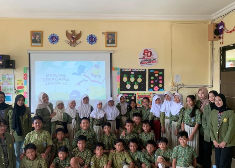 Mahasiswa UPN “Veteran” Jatim Perkuat Karakter Siswa SDN Medokan Ayu 1 Melalui Program Moderasi Beragama 46 IMG 20251210 WA0056