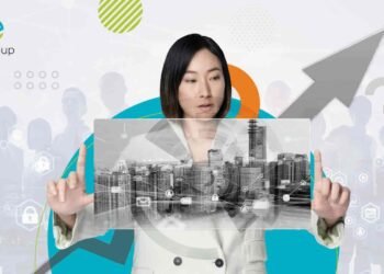 Serang, 11 Desember 2025 — Perkembangan teknologi digital terus mengubah wajah perekonomian modern. Dalam beberapa tahun terakhir, masyarakat mengalami transformasi besar dalam cara mengelola keuangan dan melakukan aktivitas perdagangan, terutama melalui platform e-commerce dan layanan financial technology (fintech) yang semakin mendominasi. Tren ini tidak hanya memudahkan proses transaksi, tetapi juga membuka peluang bagi masyarakat untuk mengakses layanan keuangan secara lebih inklusif dan efisien. Berbagai platform digital kini menawarkan kemudahan pembayaran, investasi mikro, hingga pinjaman daring yang sebelumnya sulit dijangkau oleh sektor informal dan pelaku usaha kecil. Seorang pelaku industri digital menilai, kehadiran fintech menjadi pendorong utama terciptanya ekosistem perdagangan yang lebih terbuka. “Fintech memberikan ruang baru bagi masyarakat untuk beradaptasi dengan sistem ekonomi digital. Transaksi menjadi lebih cepat, efisien, dan terhubung lintas platform,” ungkap Dwi Kartika, pelaku usaha digital sekaligus konsultan bisnis daring. Pergeseran perilaku konsumen ke arah digital juga mendorong pelaku usaha untuk terus berinovasi. UMKM yang dulu hanya mengandalkan toko fisik kini beralih ke platform e-commerce dengan sistem pembayaran digital yang aman dan praktis. Kolaborasi antara sektor perdagangan dan fintech menciptakan sistem ekonomi yang lebih dinamis dan kompetitif. Salah satu pelaku usaha, Ahmad (32), pemilik toko pakaian daring, mengaku bahwa penggunaan layanan pembayaran digital telah meningkatkan kecepatan transaksi dan kepercayaan pembeli. “Dulu pelanggan sering ragu kalau transfer manual. Sekarang dengan dompet digital dan payment gateway, transaksi jadi lebih cepat dan aman,” ujarnya. Transformasi digital di bidang keuangan dan perdagangan ini menjadi bukti bahwa inovasi tidak hanya mempermudah aktivitas ekonomi, tetapi juga mendorong kemandirian masyarakat dalam menghadapi perubahan zaman.