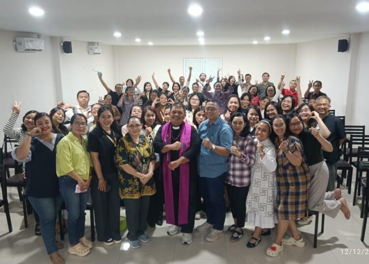 Sukacita para dosen dan tendik setelah rekoleksi Adven (12/12/2025)