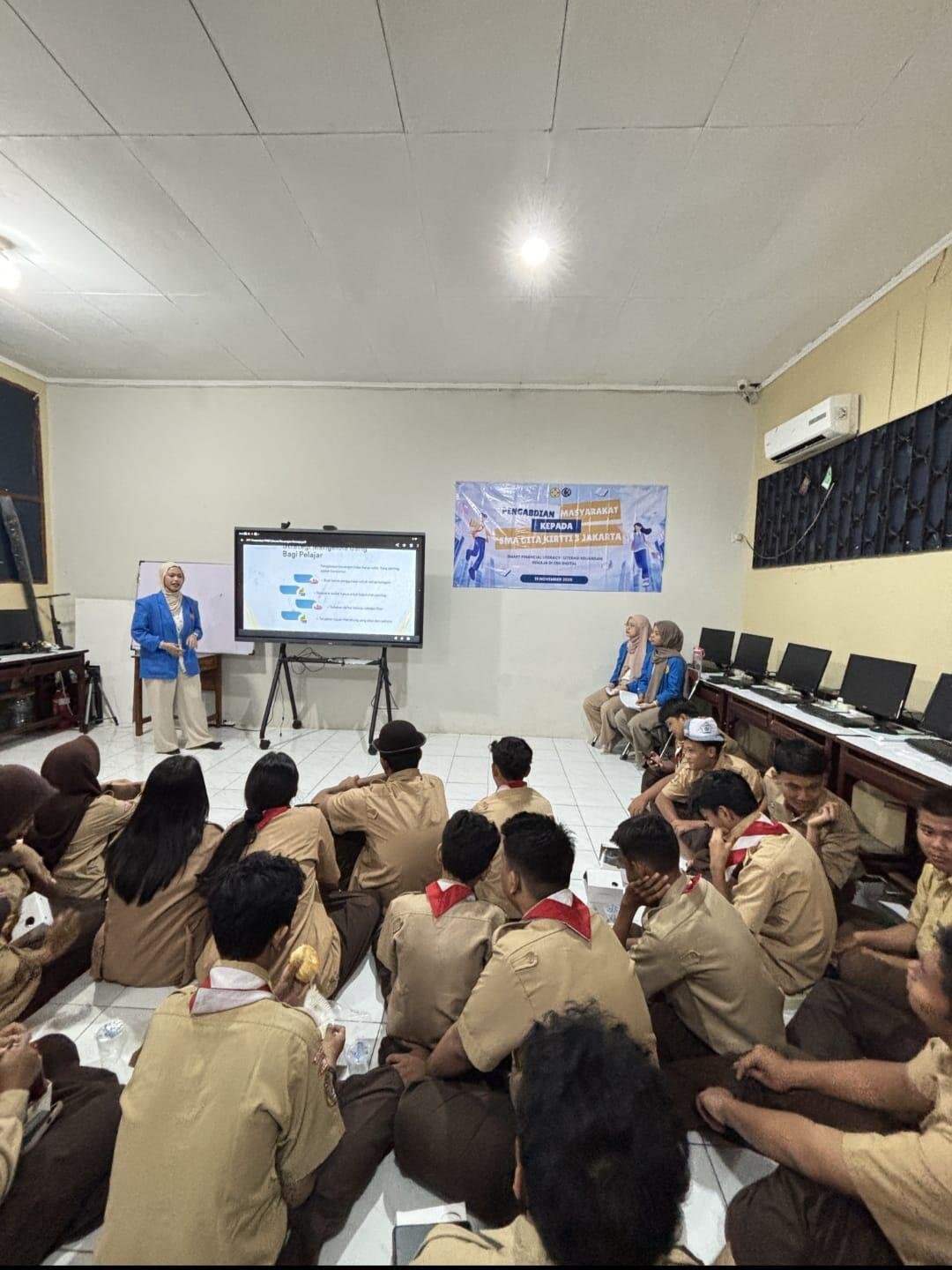 Dokumentasi Kegiatan PKM di SMA GITA KIRTTI Jakarta, (19/11/25).