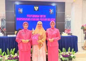 Membangun Rumah Tangga Penuh Cinta: Zidni Ilman Nafi'an, MA Berikan Tausiyah Inspiratif di Pertemuan Bhayangkari Kabupaten Pesisir Selatan 46 IMG 20251213 WA0042