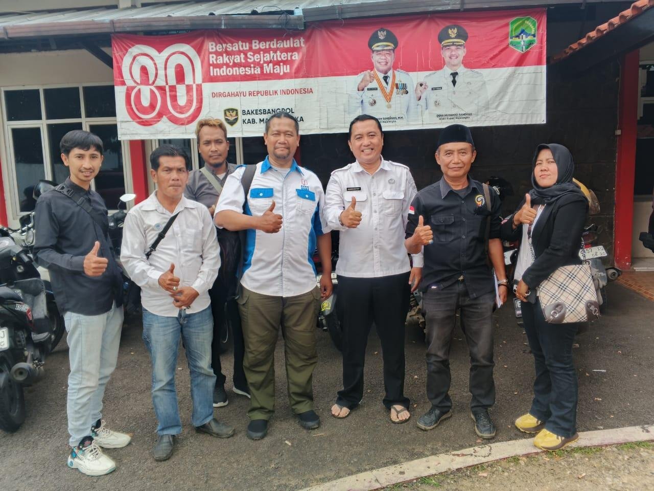 DPC PPWI Majalengka Serahkan Berkas Legalitas ke Kesbangpol 48 PPWI Majalengka