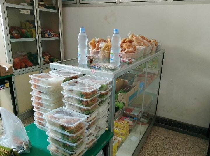 Mendorong Jiwa Wirausaha: S-mart Koperasi Mahasiswa STKIP Al Hikmah Surabaya 46 wirausaha