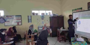 Hermasnyah, S.Pd (Koordinator Desa Digital-Desa Pamalayan Kec. Bayongbong Garut)
