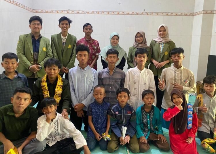 Mahasiswa UPN “Veteran” Jatim Gelar Edukasi Toleransi Bersama Panti Asuhan Putra Iffatul Alijah: Memahami Perbedaan Suku, Budaya, dan Agama 46 IMG 20251213 123006