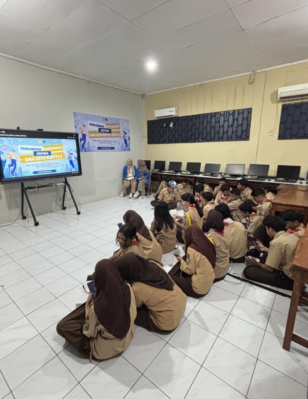 Smart Financial: Literasi Keuangan Remaja di Era Digital 47 IMG 20251214 151722