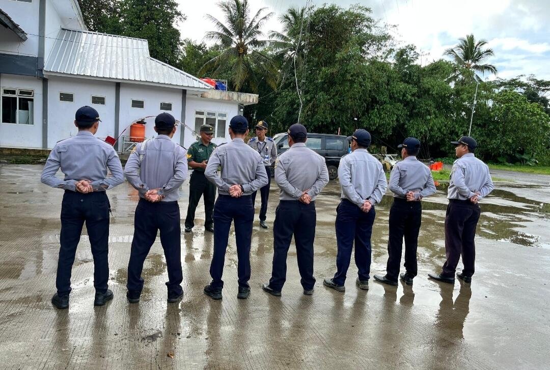 Perkuat Sinergitas TNI – BPTD Kelas II Banten, Koramil 0111/Pagelaran Gelar Apel Pagi di Terminal Tipe-A Labuan 47 BPTD