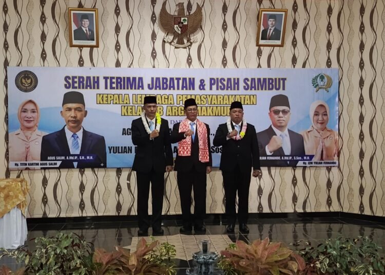 Sertijab dan Pisah Sambut Kalapas Arga Makmur, Tongkat Kepemimpinan Resmi Beralih dari Agus Salim kepada Yulian Fernando 46 IMG 20251224 103238 795