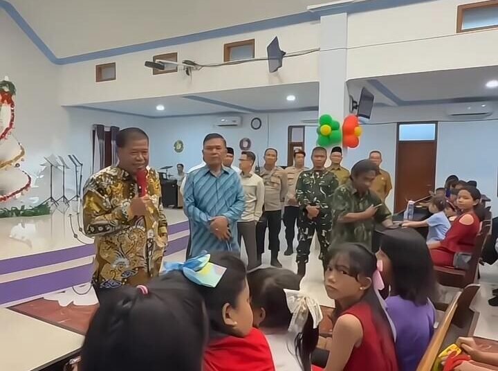 Dok : kedekatan Bupati Majalengka saat sesi ramah tamah dengan anak-anak dan para jemaat PKSG