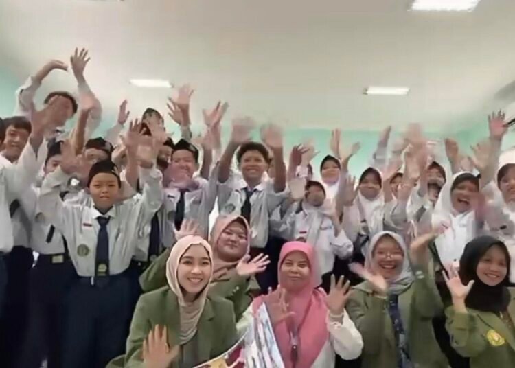 {"ARInfo":{"IsUseAR":false},"Version":"1.0.0","MakeupInfo":{"IsUseMakeup":false},"FaceliftInfo":{"IsChangeEyeLift":false,"IsChangeFacelift":false,"IsChangePostureLift":false,"IsChangeNose":false,"IsChangeFaceChin":false,"IsChangeMouth":false,"IsChangeThinFace":false},"BeautyInfo":{"SwitchMedicatedAcne":false,"IsAIBeauty":false,"IsBrightEyes":false,"IsSharpen":false,"IsOldBeauty":false,"IsReduceBlackEyes":false},"HandlerInfo":{"AppName":2},"FilterInfo":{"IsUseFilter":false}}