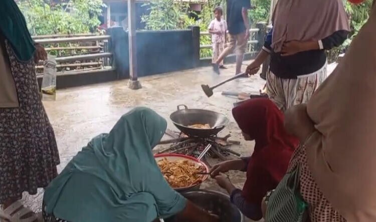 dapur umum Korban Banjir Aceh Utara
