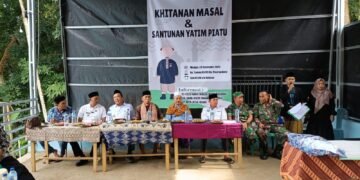 Serka Dede Suharsono Wakili Danramil 0111/Pagelaran Hadiri Khitanan Massal dan Santunan Anak Yatim di Patia 36 Khitanan Masal dan Santunan Anak Yatim Piatu di Desa Pasirgadung Kecamatan Patia