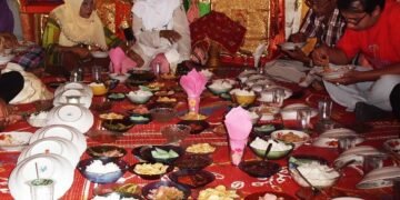 Memudarnya Tradisi Makan Bajamba Sebagai Simbol Kekerabatan 28 Memudarnya Tradisi Makan Bajamba Sebagai Simbol Kekerabatan