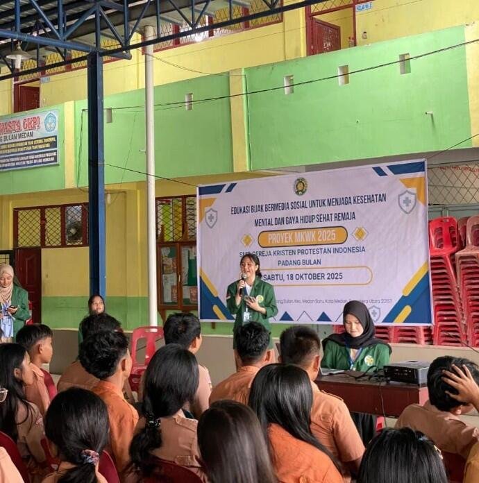 Mahasiswa USU Gelar Edukasi Bijak Bermedia Sosial, Jaga Kesehatan Mental Remaja SMP GKPI 48 Pemaparan Materi