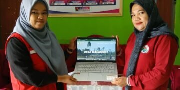 Penyerahan Website kepada Aparat Desa