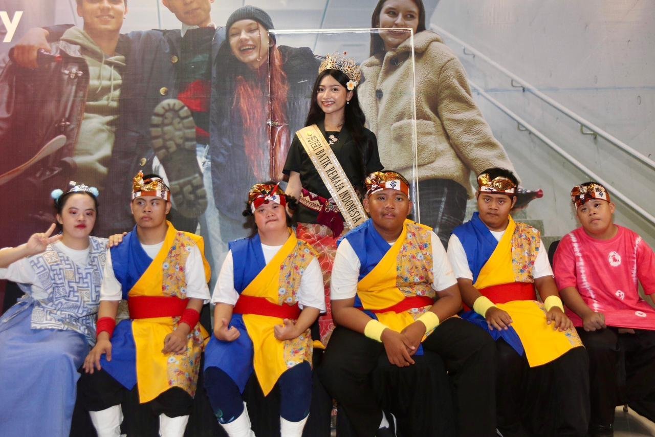 Viola Azhira Widyansari Hadiri Sunday Art & Culture Fest 2025, Teguhkan Komitmen Pelestarian Batik dan Kepedulian Sosial