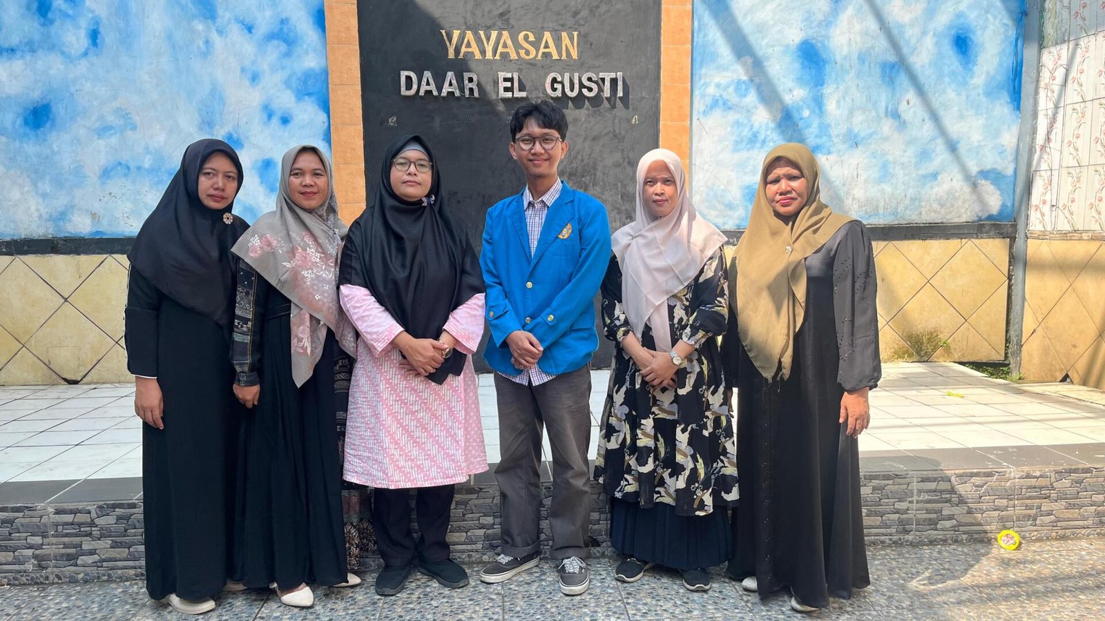 Kepala Sekolah dan Guru di MI Nurul Falah