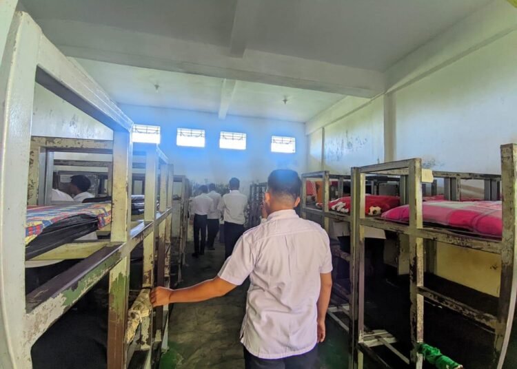 LPKA Kelas II Bengkulu Gelar Razia Rutin, Pastikan Lingkungan Pembinaan Tetap Aman dan Kondusif 46 WhatsApp Image 2025 12 02 at 08.54.27