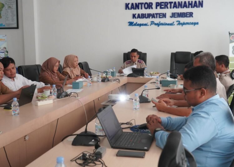 Rapat Teknis KKPR: BPN Jember Dorong Pelayanan Lebih Pasti dan Efisien 46 Credit by : alifia.aa