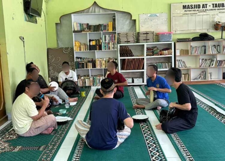 Warga Binaan Rutan Bengkulu Semarakkan Masjid At-Taubah dengan Latihan Hadroh 46 rutan bengkulu