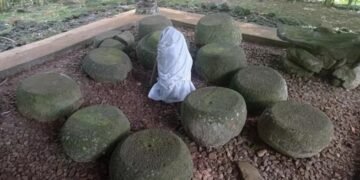 Situs Batu Goong Pandeglang Peninggalan Megalitik Berbentuk Gamelan yang Terus Memikat 29 Situs Batu Goong, sebuah peninggalan purbakala yang terletak di lereng Gunung Pulosari, Kabupaten Pandeglang, Banten