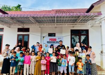 “Jalan Santai, Hadiah, dan Harapan Baru: KPM 06 UIN SUNA Lhokseumawe 2025 Hidupkan Kembali Semangat Gampong Seuneubok Drien Pascabanjir” 48 WhatsApp Image 2025 12 08 at 1.01.48 PM