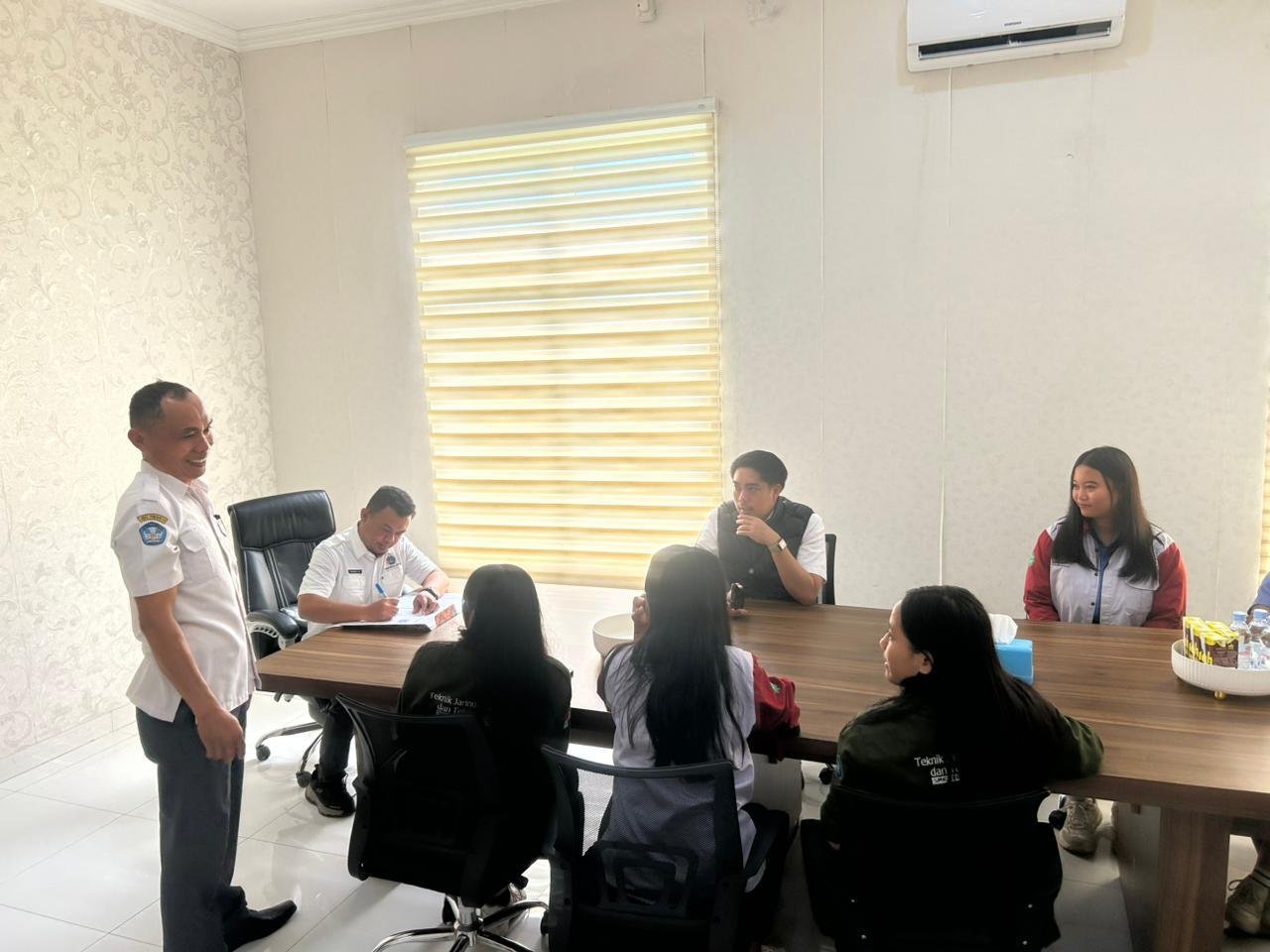 WhatsApp Image 2025 12 10 at 09.58.37