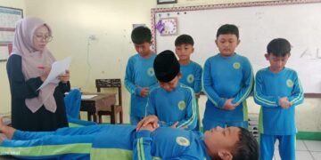 MIS Ar-Raudhotun Nur shalat jenazah
