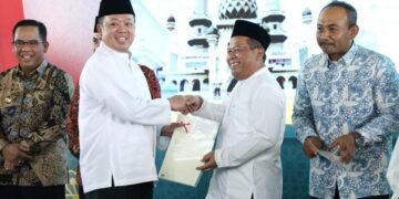 Serahkan 2.532 Sertipikat Tanah Wakaf dan Rumah Ibadah, Menteri Nusron gagas Percepatan Sertipikasi melalui Kolaborasi 35 WhatsApp Image 2025 12 14 at 09.55.53