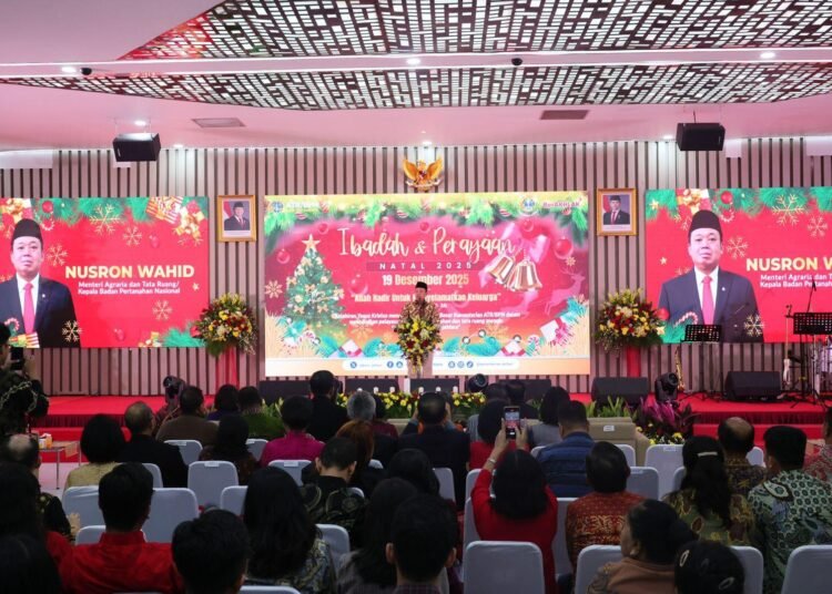 Buka Ibadah dan Perayaan Natal 2025 Kementerian ATR/BPN, Menteri Nusron: Jadikan Esensi Agama sebagai Spirit Bekerja 46 Buka Ibadah dan Perayaan Natal 2025 Kementerian ATR/BPN, Menteri Nusron: Jadikan Esensi Agama sebagai Spirit Bekerja