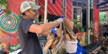 Kegiatan Bank Sampah di Cibunut Berwarna