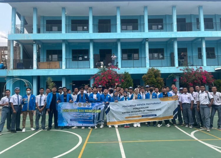Mahasiswa Universitas Pamulang Perkenalkan Inovasi IoT dan Energi Terbarukan di SMK Fatahillah 1 Cilegon 46 WhatsApp Image 2025 12 26 at 17.44.56