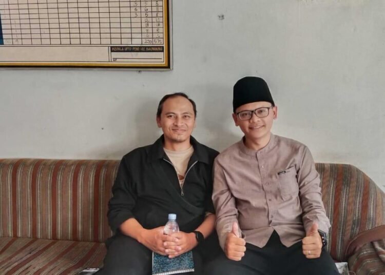 Merajut Kolaborasi Lintas Jenjang, Guru Madrasah Kabupaten Garut Bangun Dialog Pendidikan Era Digital 46 Iman Nurzaman, S.Pd., M.Si.P & Insan Faisal Ibrahim, S.Pd