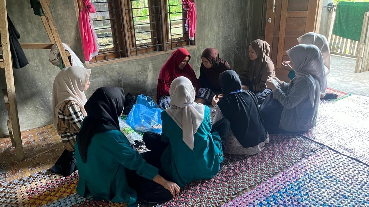 tikar dari limbah plastik