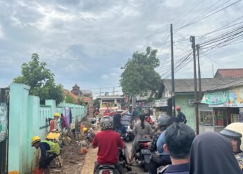 Saluran Air Bawah Tanah di Bukit Tiara Sebabkan Kepadatan Lalu Lintas