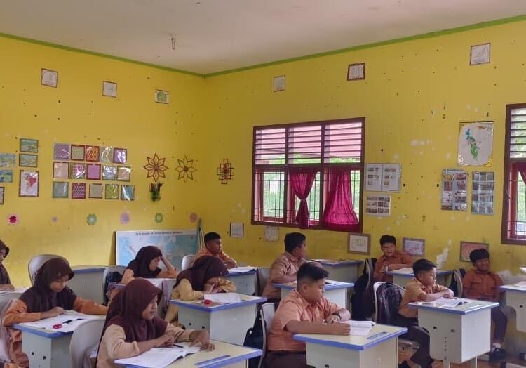 KPM Mandiri Sabang UIN Sultanah Nahrasiyah melaksanakan kegiatan mengajar di SMP 7 kelas 7 Gampong Iboih 46 UIN Sultanah Nahrasiyah