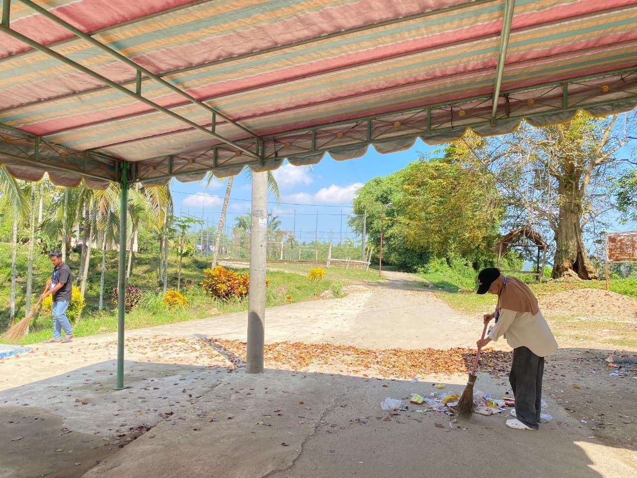 Mahasiswa KPM Universitas Islam Negeri Sultanah Nahrasiyah Lhokseumawe Kelompok 34 Melakukan Gotong Royong Pasca Banjir di Meunasah Cot Seumiyong Kecamatan Kuta Makmur Kabupaten Aceh Utara 47 d15ad4da 417b 4997 9ac4 082810ee94ec