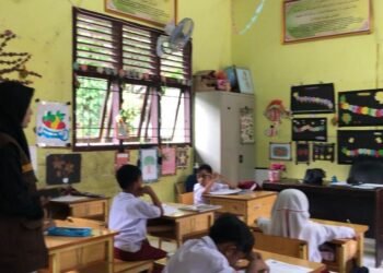 KPM Mandiri Sabang UIN Sultanah Nahrasiyah melaksanakan pengawasan ujian di SD Negeri 25, Desa Iboih 48 UIN Sultanah Nahrasiyah