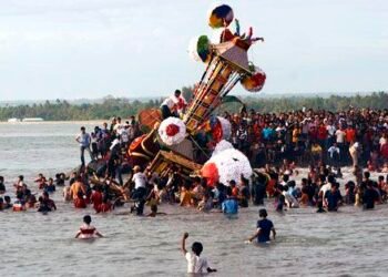 Prosesi Manabang Batang Pisang dalam Ritual Tabuik