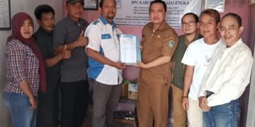 Dok : Kunjungan Kesbangpol Kabupaten Majalengka saat melakukan kunjungan verifikasi ke Kantor DPC PPWI Kabupaten Majalengka
