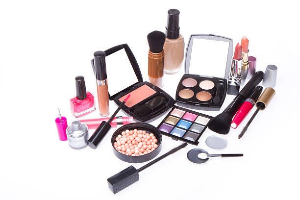 Makeup Berlebihan oleh Siswi SMA
