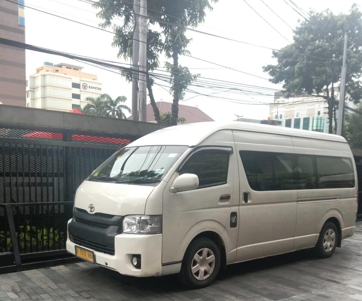 sewa hiace jakarta