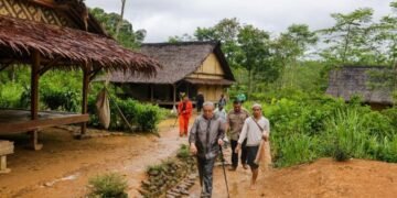 Sekjen Kemenkes Kunjungi Baduy Jelang Tahun Baru, Gelar Cek Kesehatan Gratis